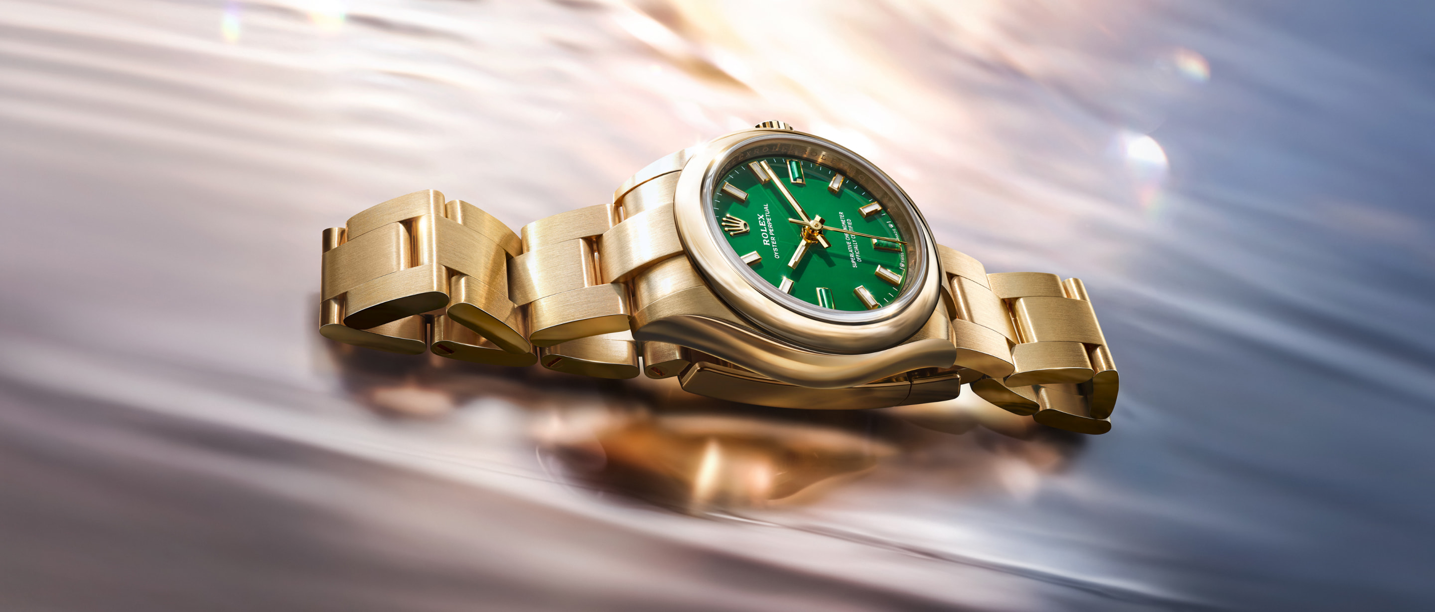 oyster-perpetual-28-and-34-m124205-0002-and-m276208-0002-ambiance